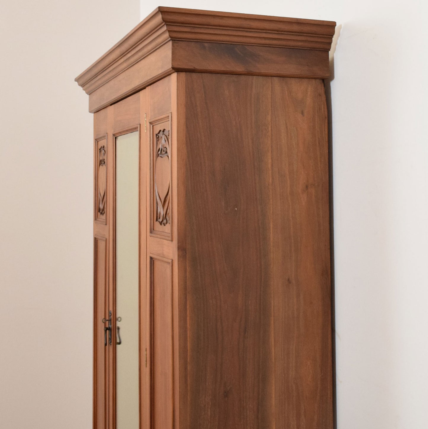 Mirrored Mahogany Hallrobe