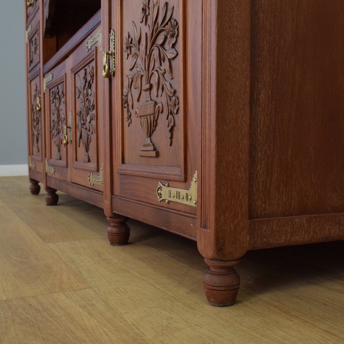 Large Mahogany Mirrored Sideboard