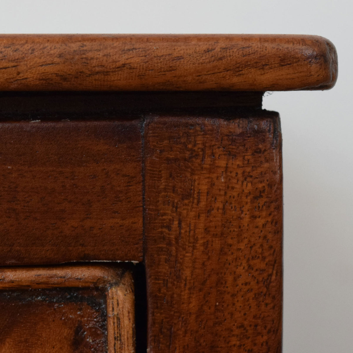 Mahogany Veneer Chest of Drawers