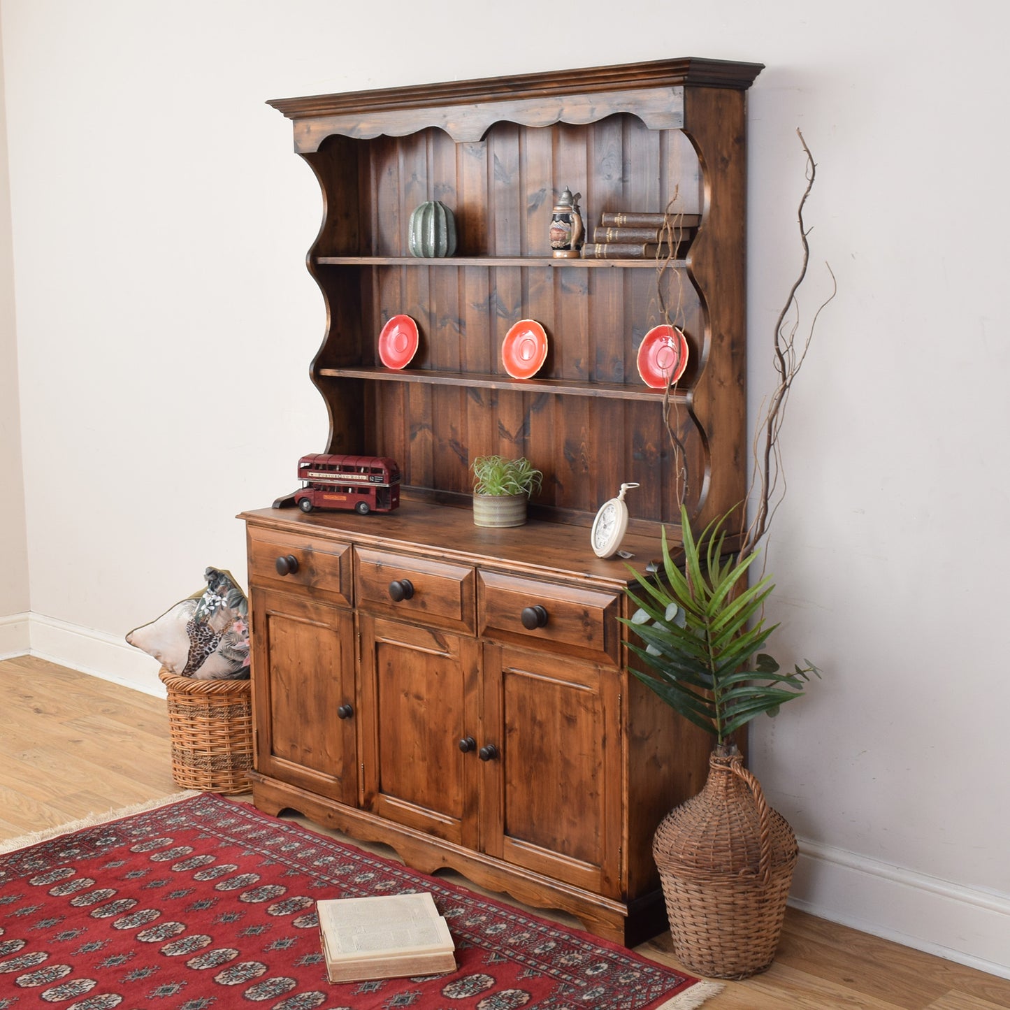 Large Pine Dresser