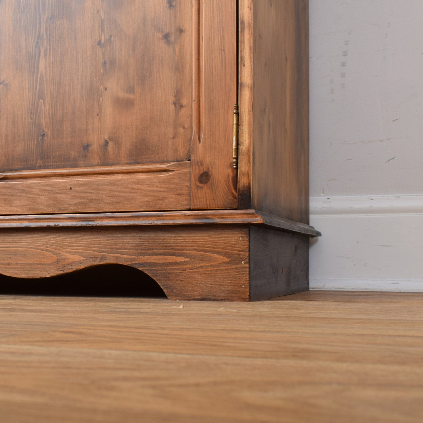 Large Pine Dresser