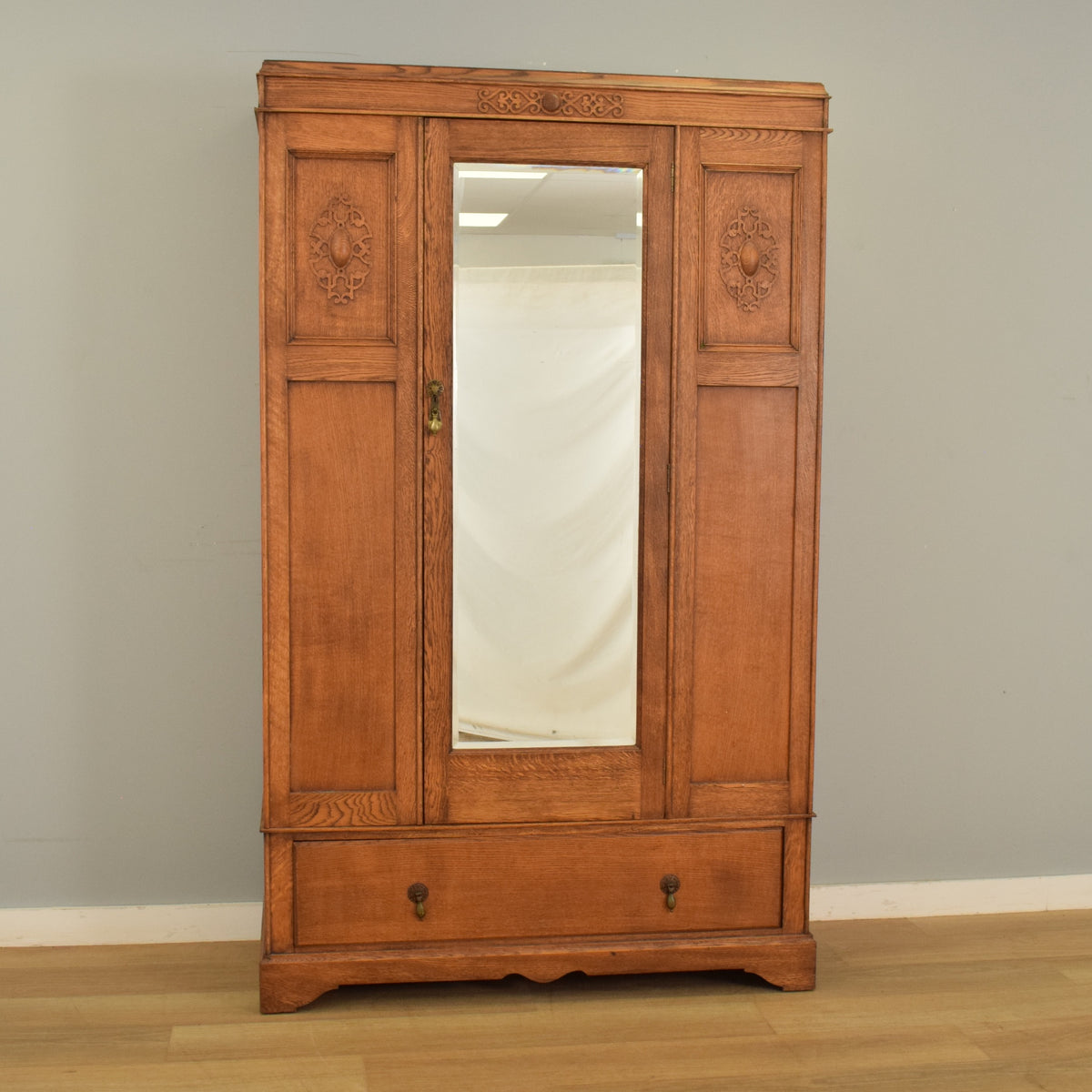 Oak Mirrored Hallrobe