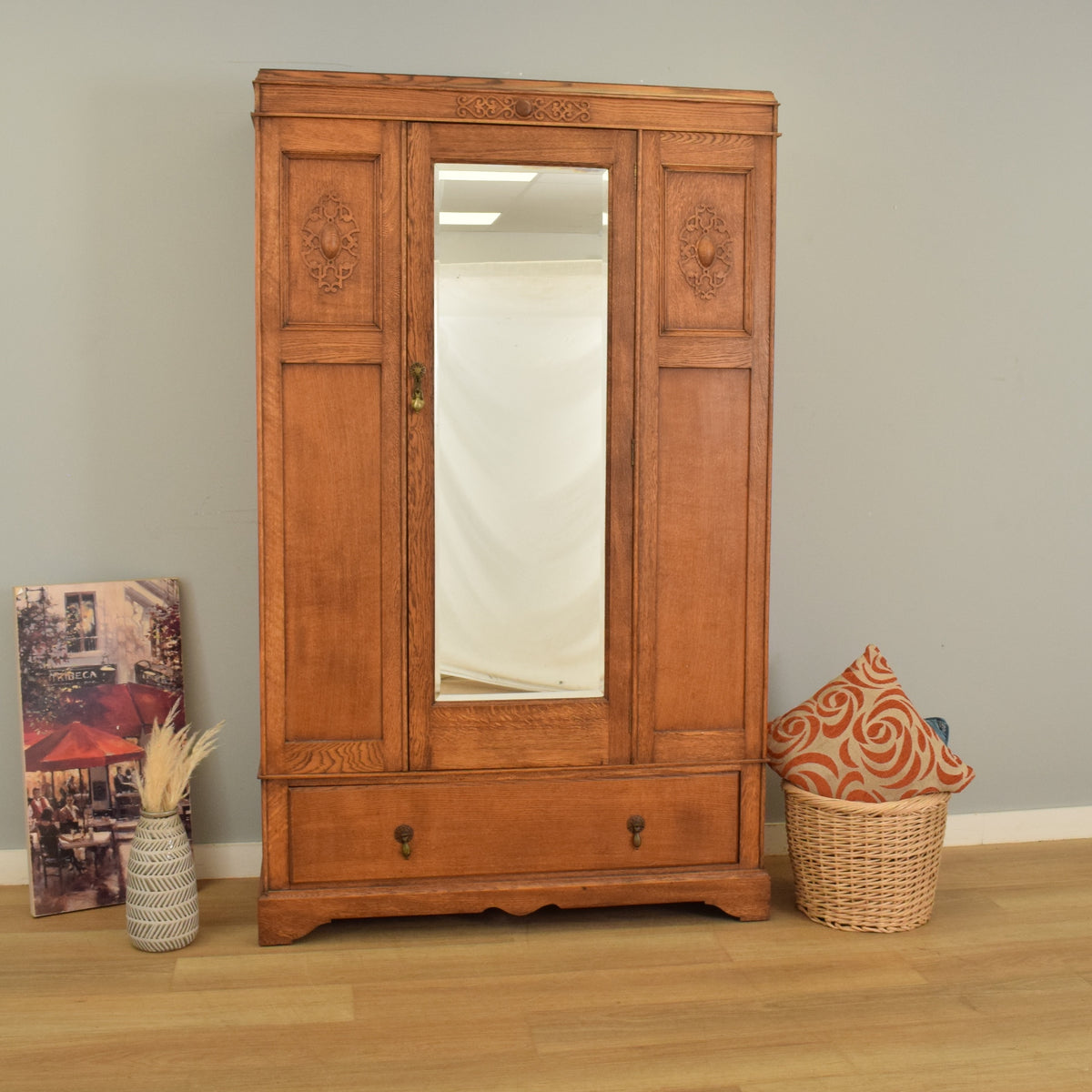 Oak Mirrored Hallrobe