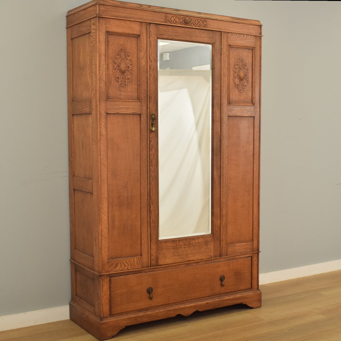 Oak Mirrored Hallrobe