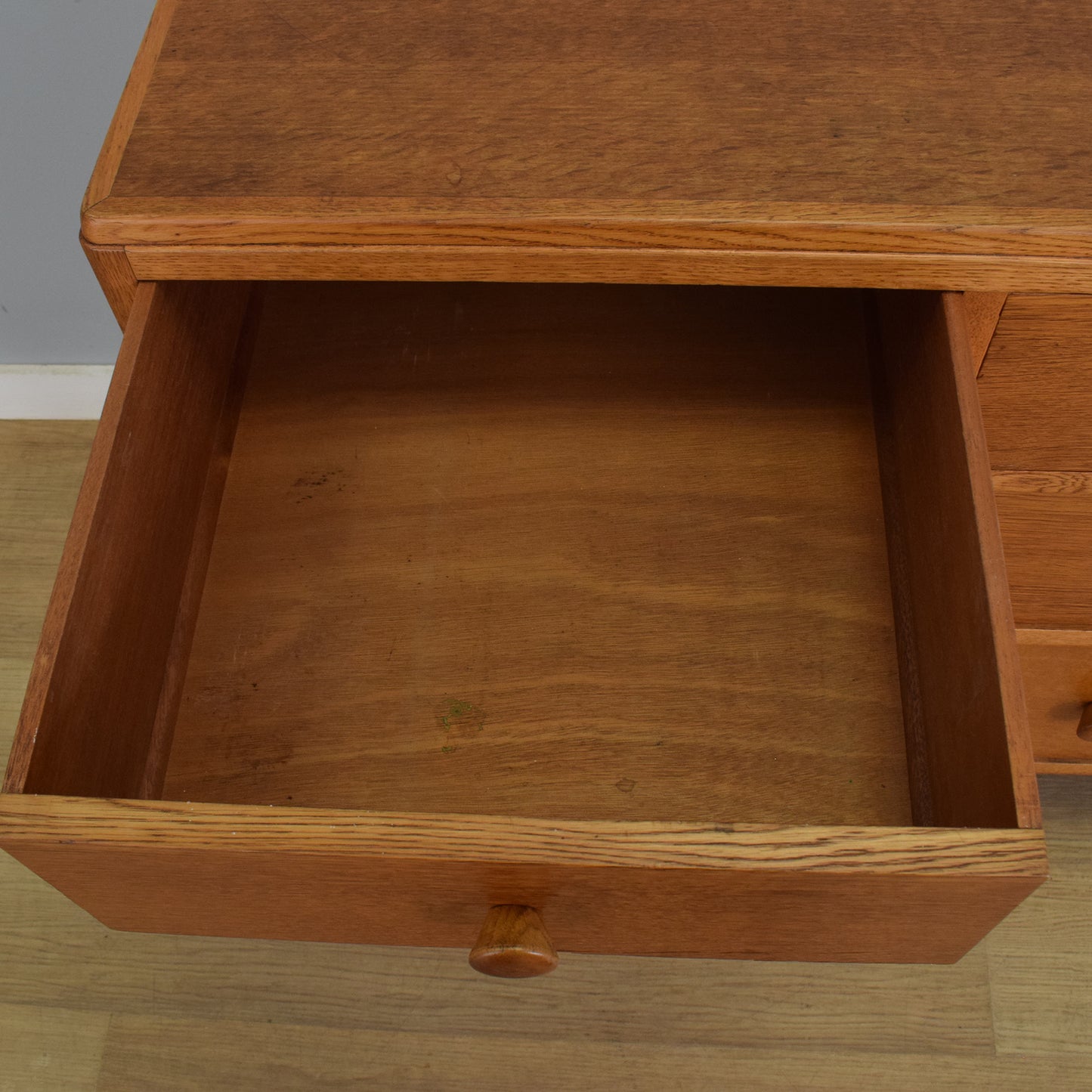 Oak Chest of Drawers