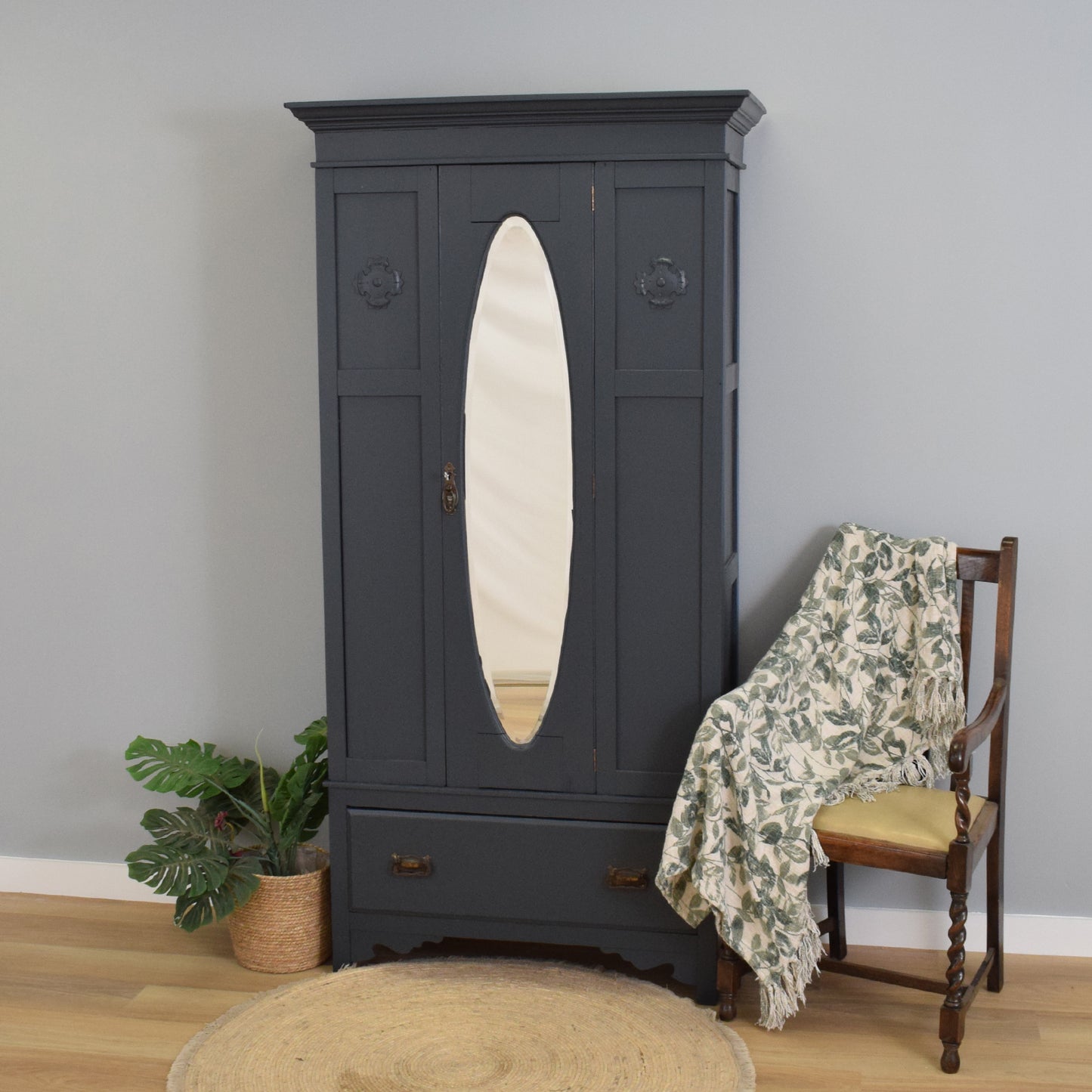 Painted Oak Hallrobe