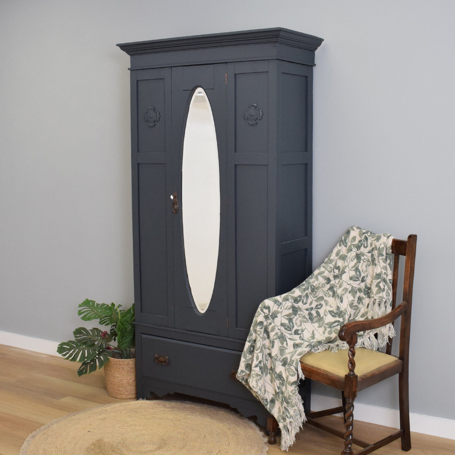 Painted Oak Hallrobe