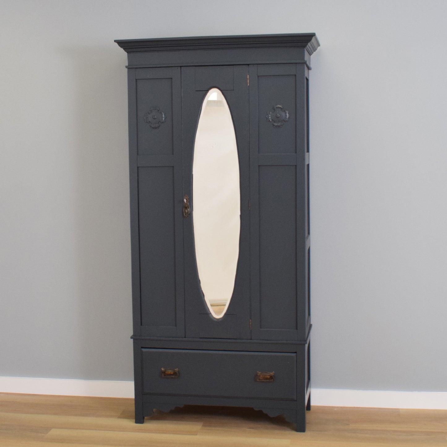 Painted Oak Hallrobe