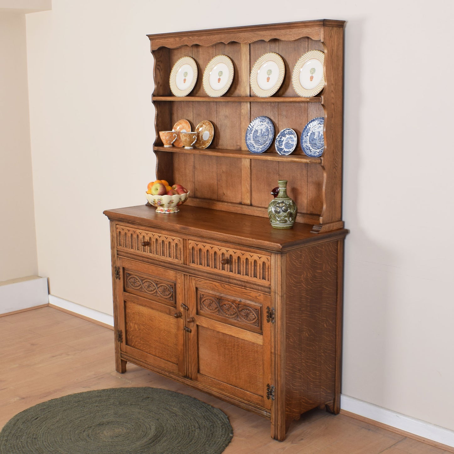 Jaycee Dresser