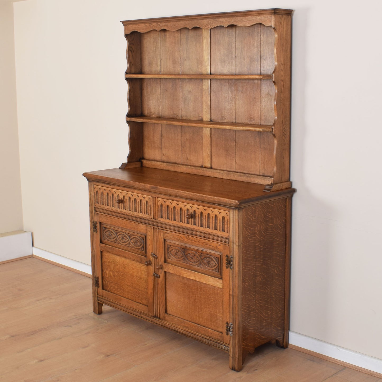 Jaycee Dresser