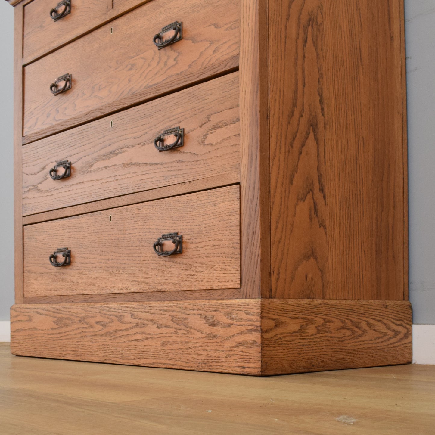 Large Oak Chest of Drawers