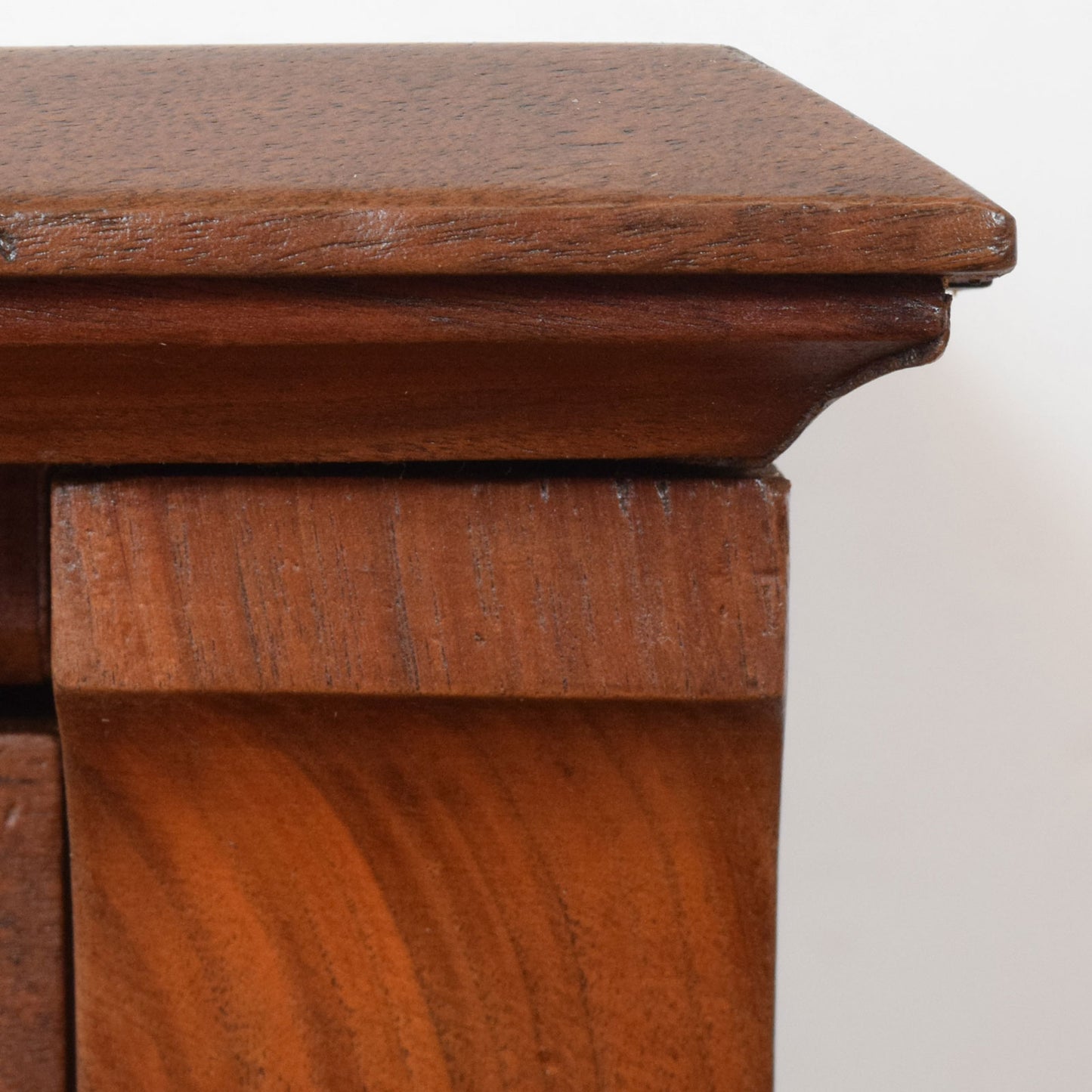 Rustic Oak Chest of Drawers