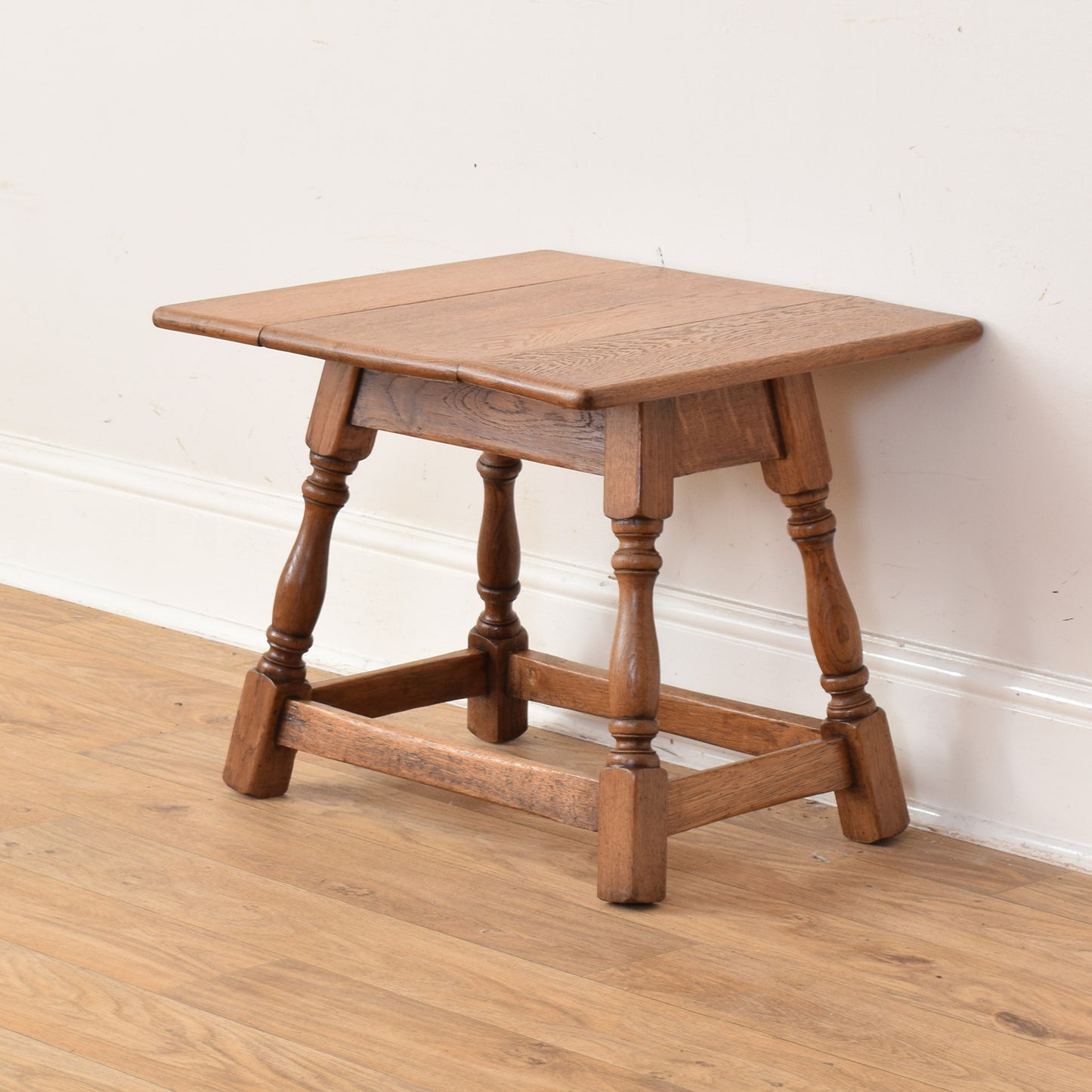 Rotating Drop Leaf Table