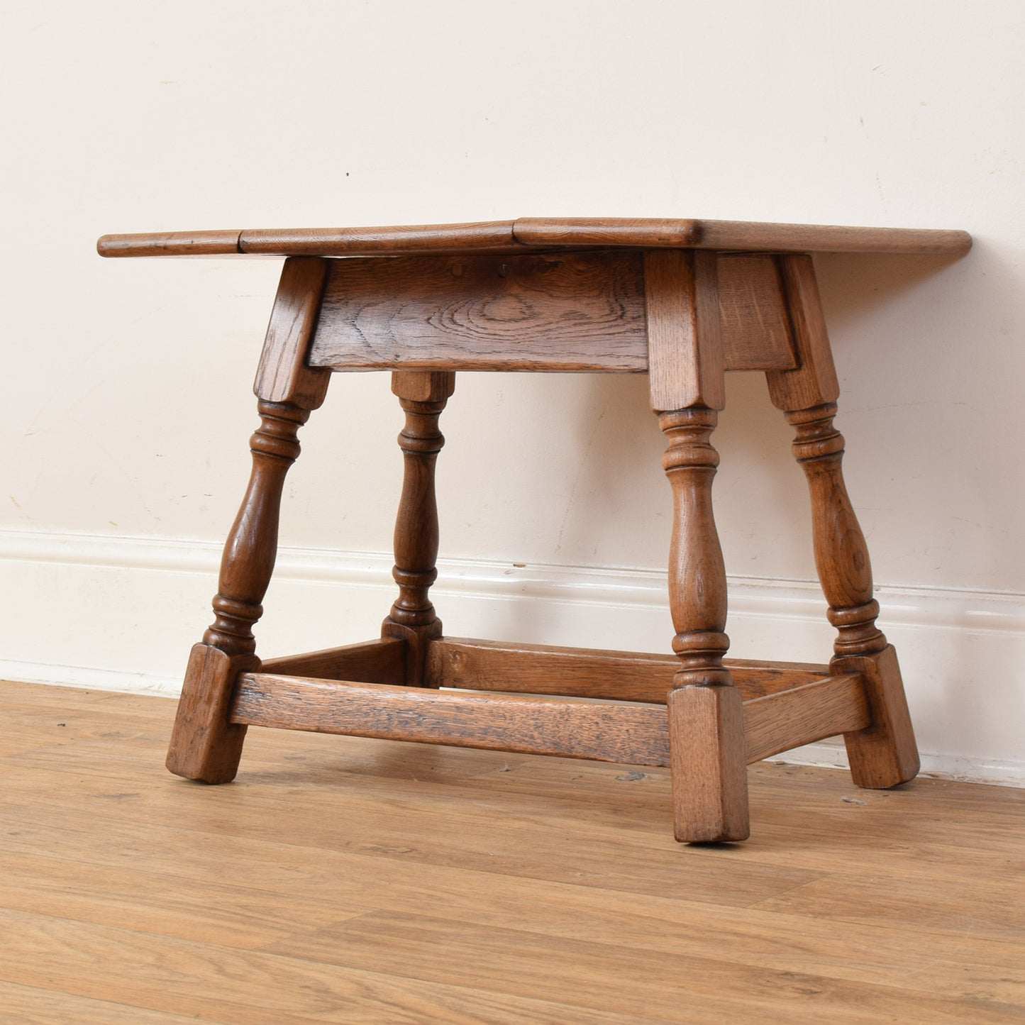 Rotating Drop Leaf Table