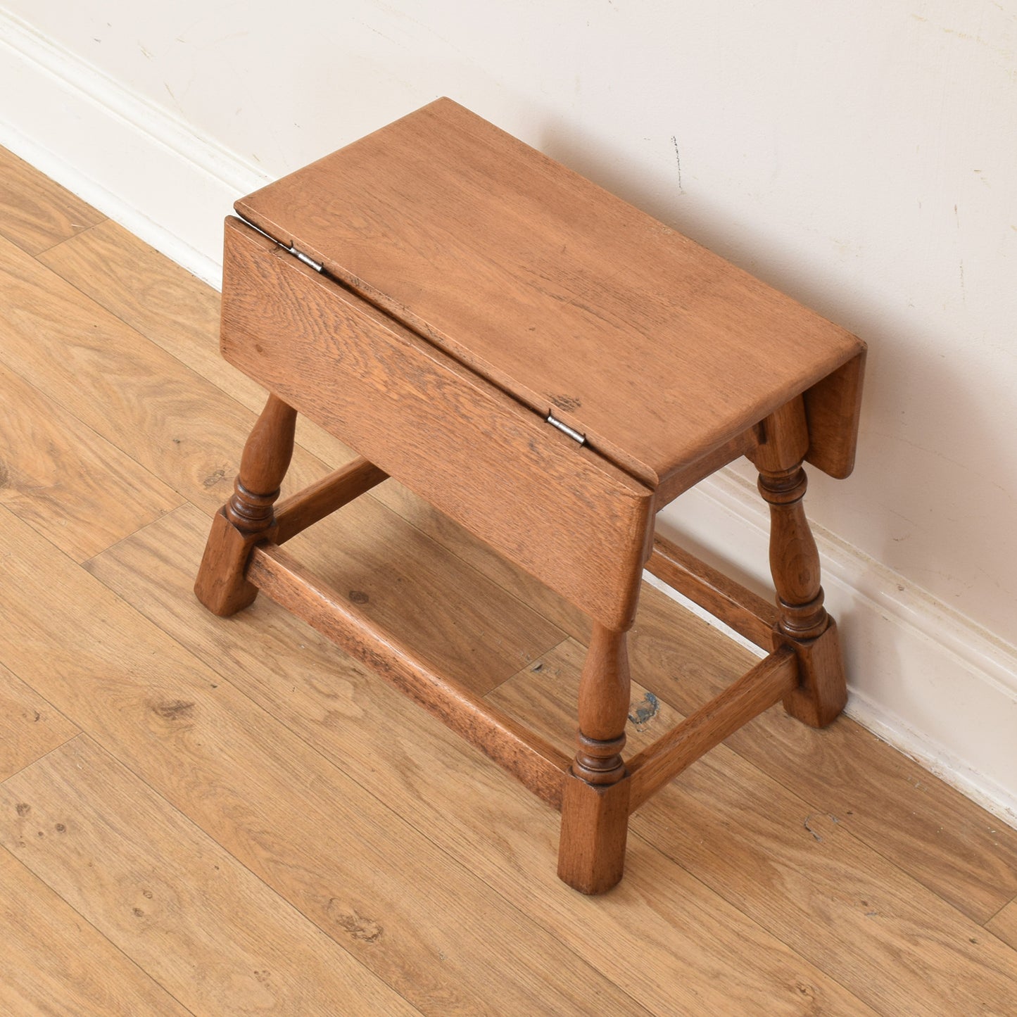 Rotating Drop Leaf Table