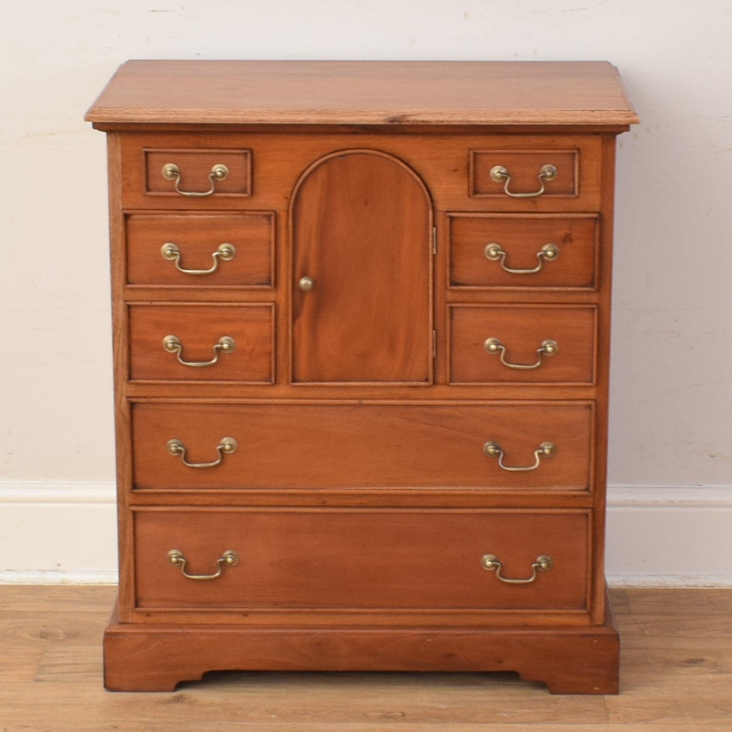 Mahogany Chest Of Drawers