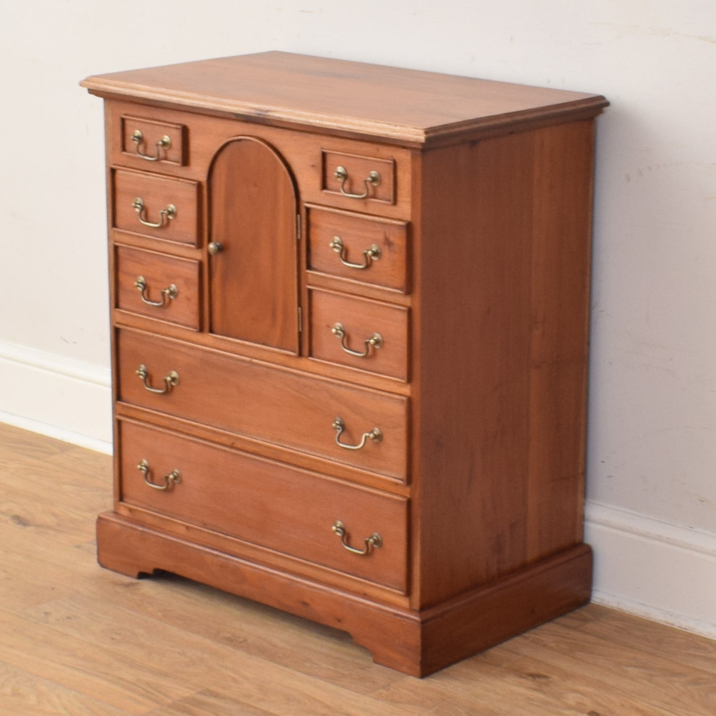 Mahogany Chest Of Drawers