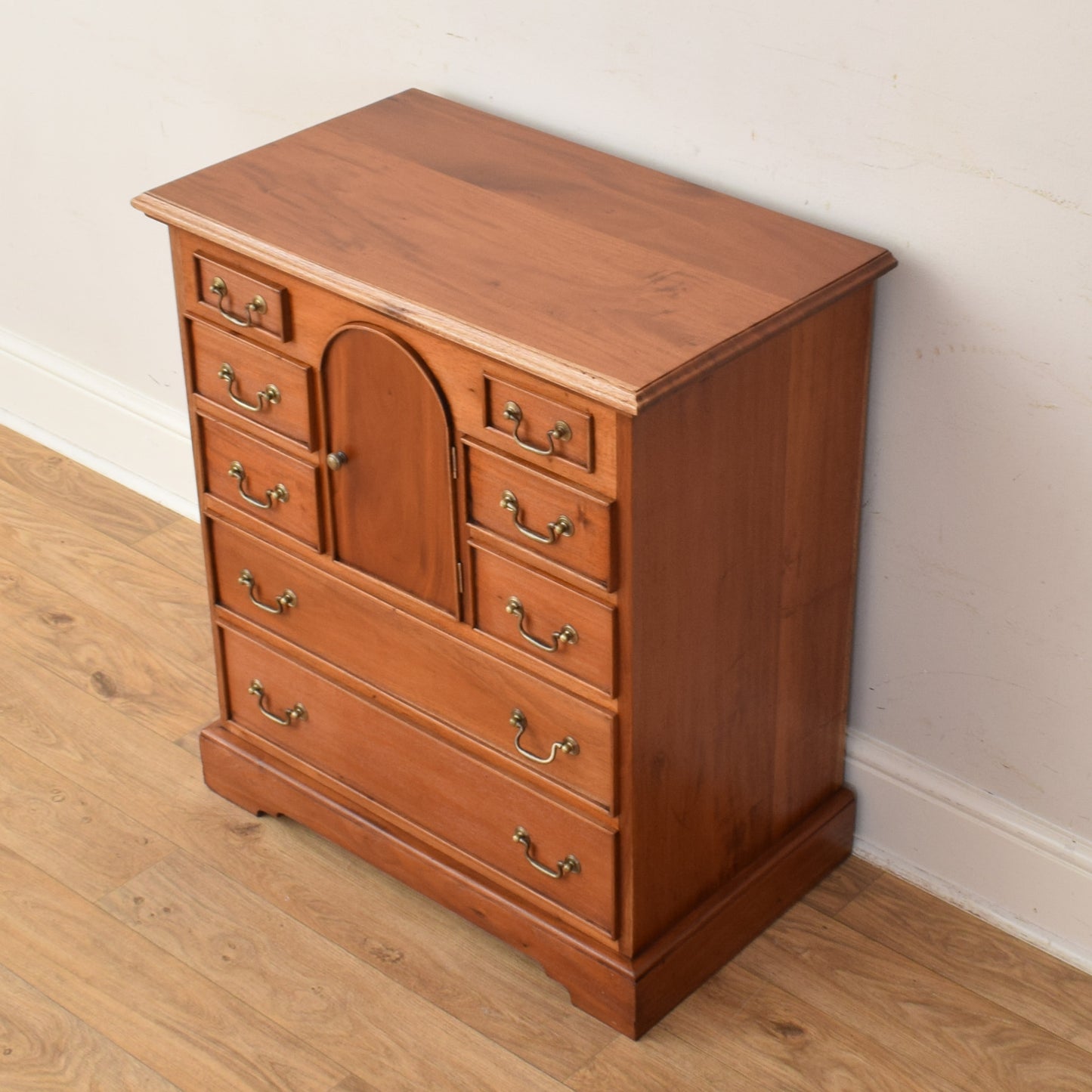 Mahogany Chest Of Drawers