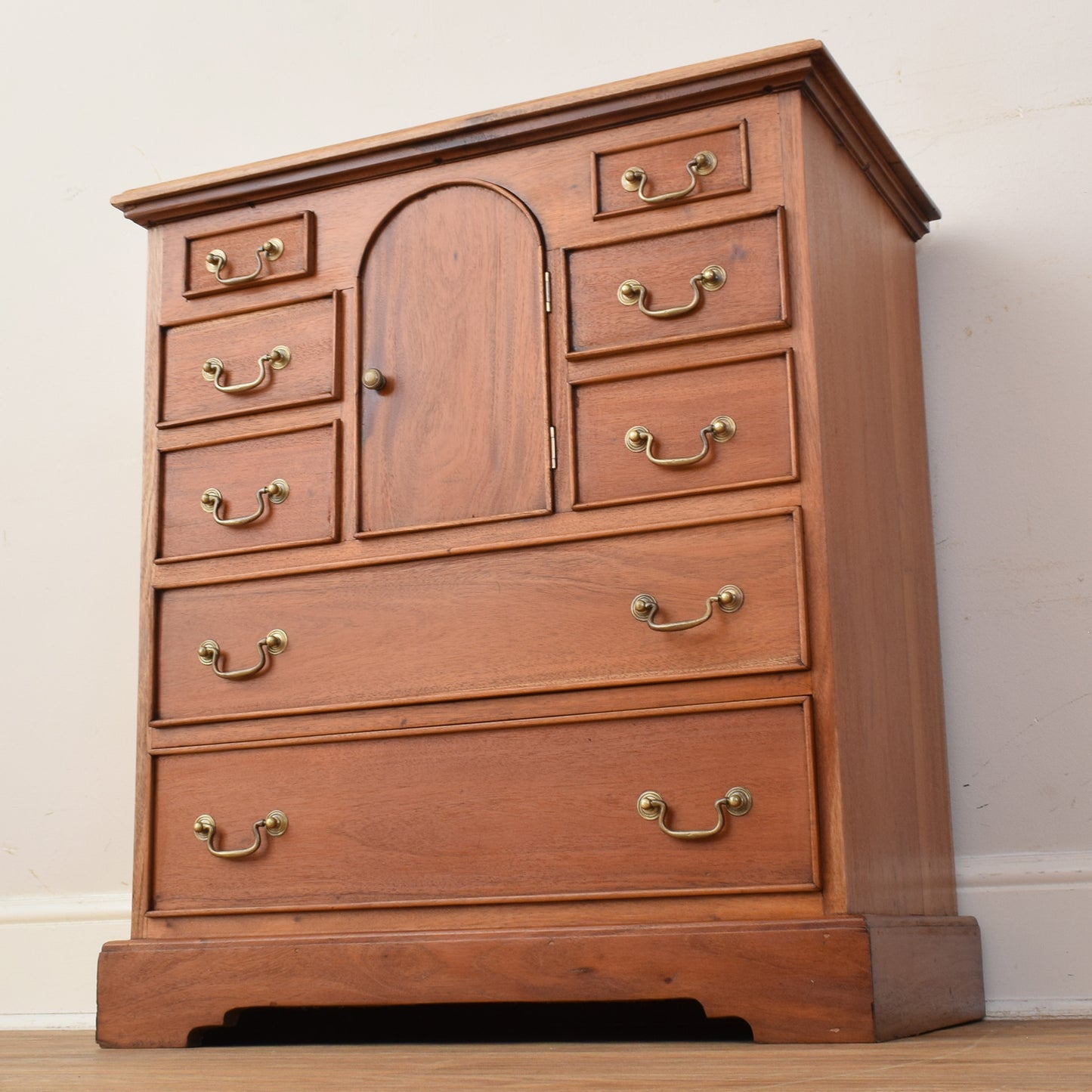 Mahogany Chest Of Drawers
