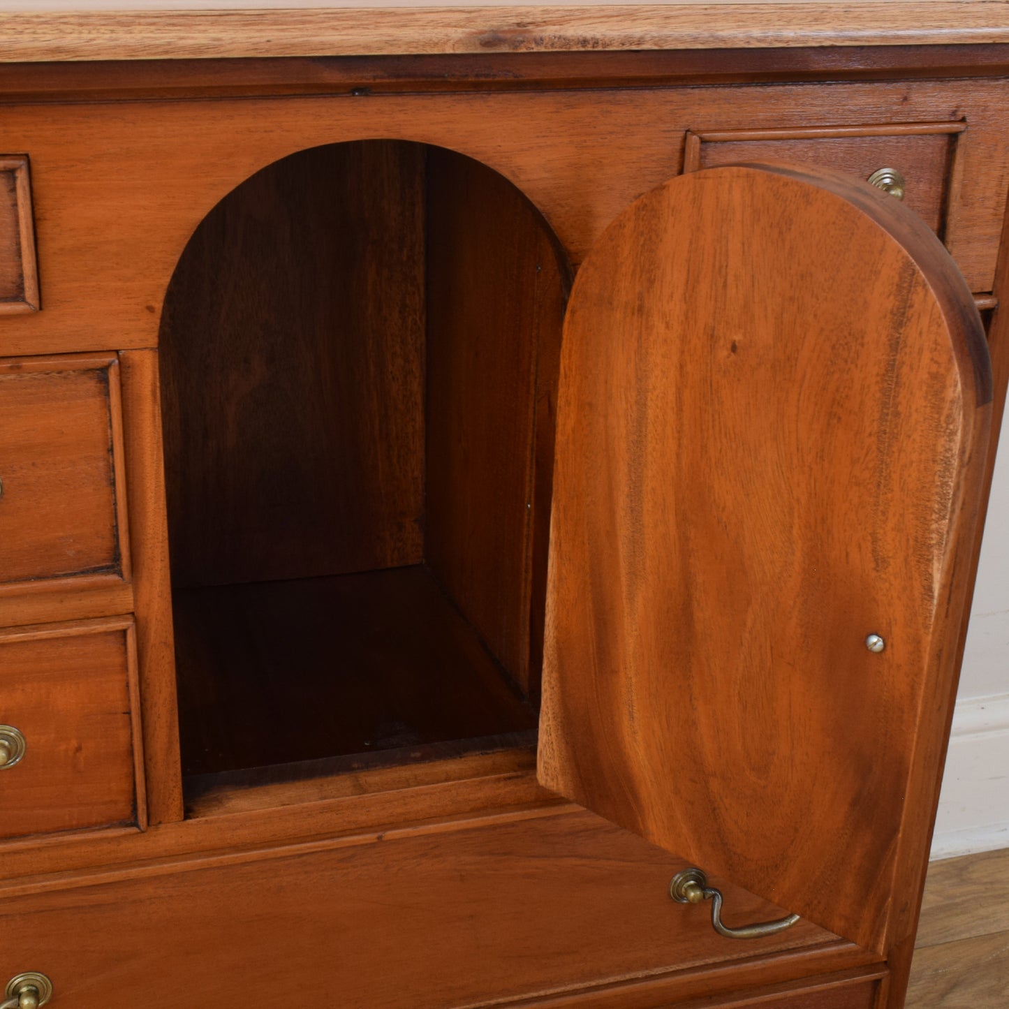 Mahogany Chest Of Drawers