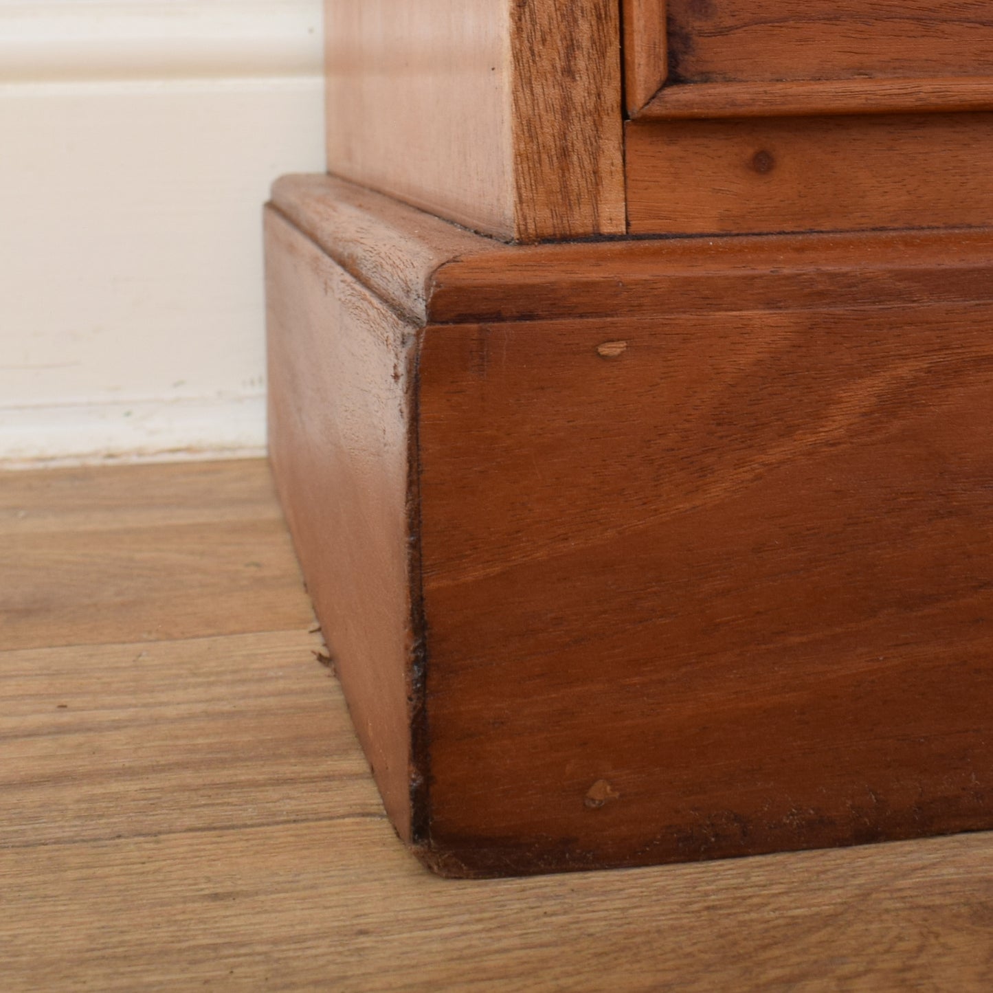 Mahogany Chest Of Drawers