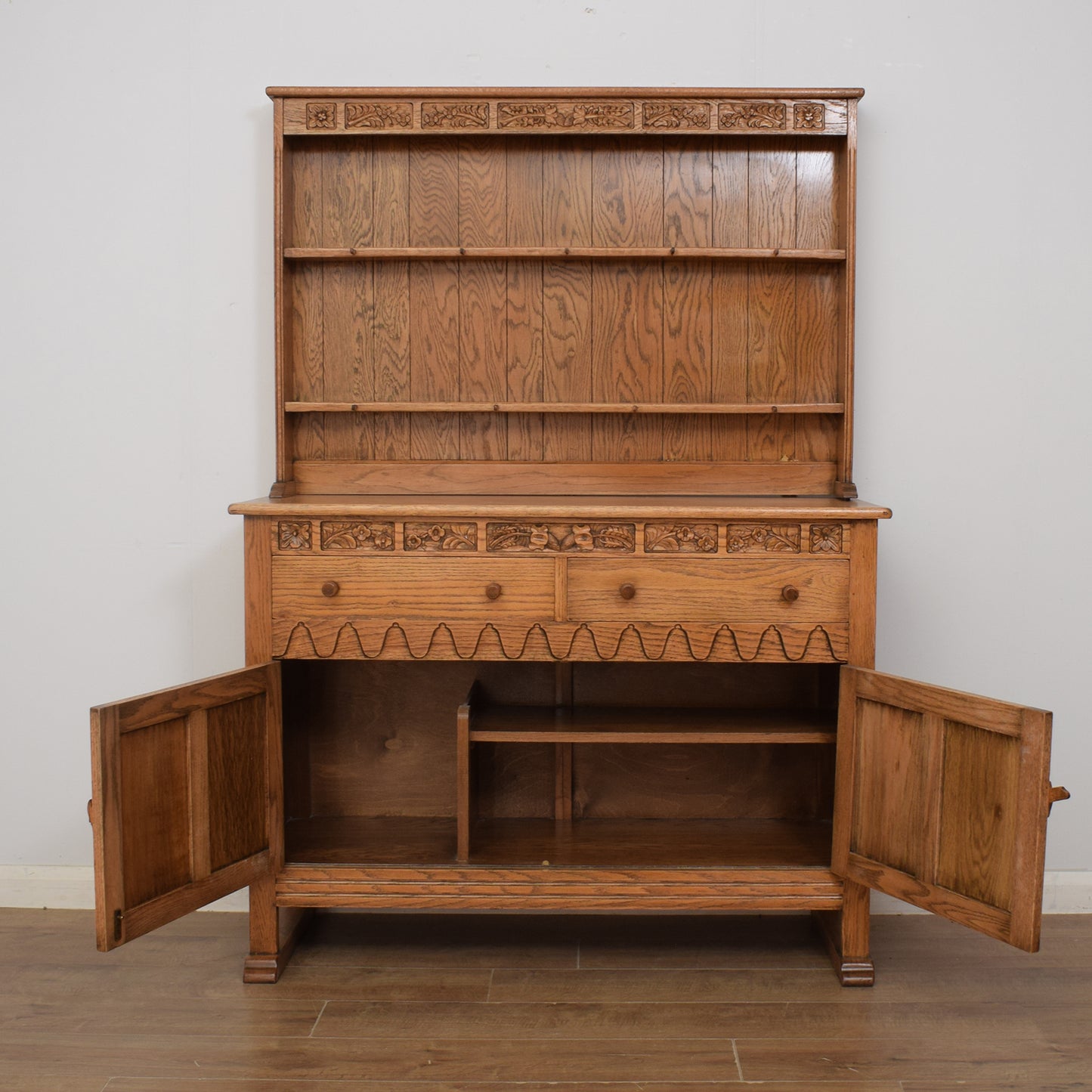 Oak 'Webber' Dresser