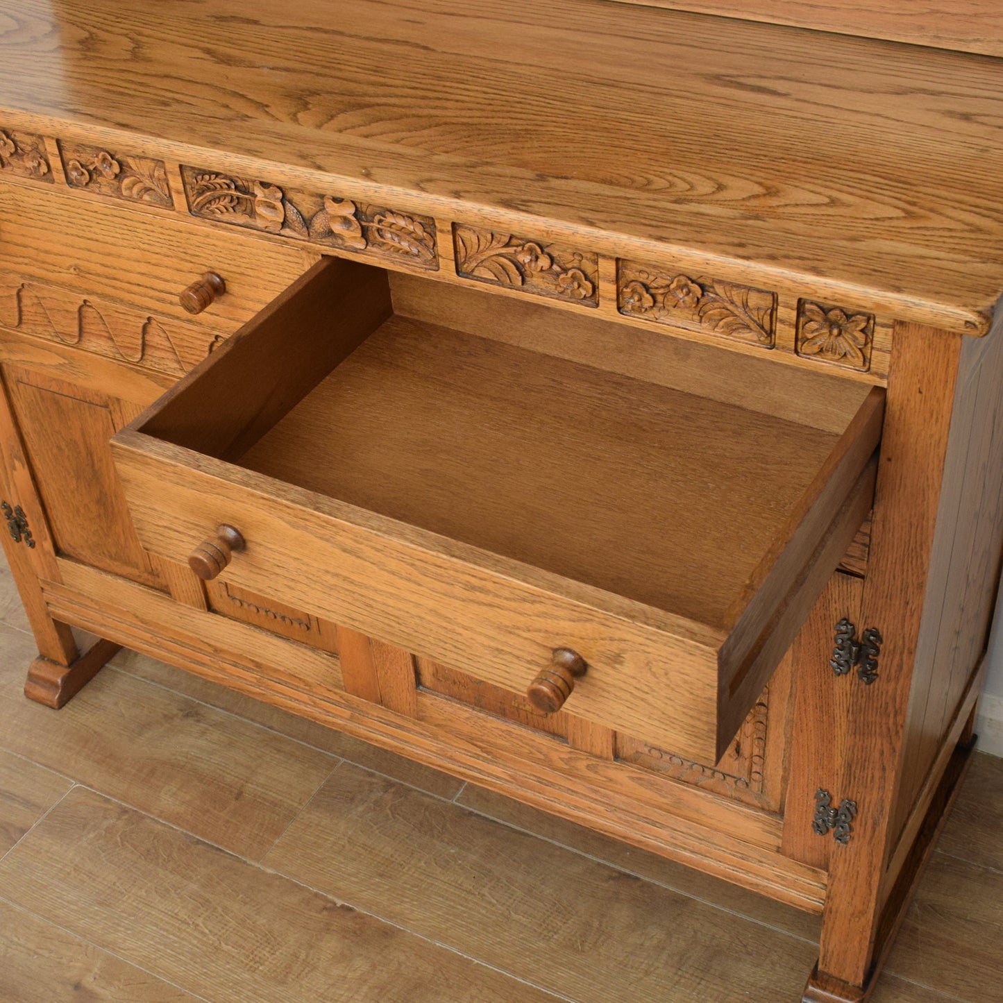 Oak 'Webber' Dresser
