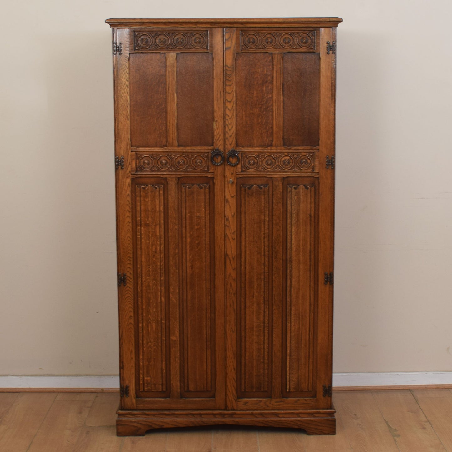 Small Crown Oak Wardrobe