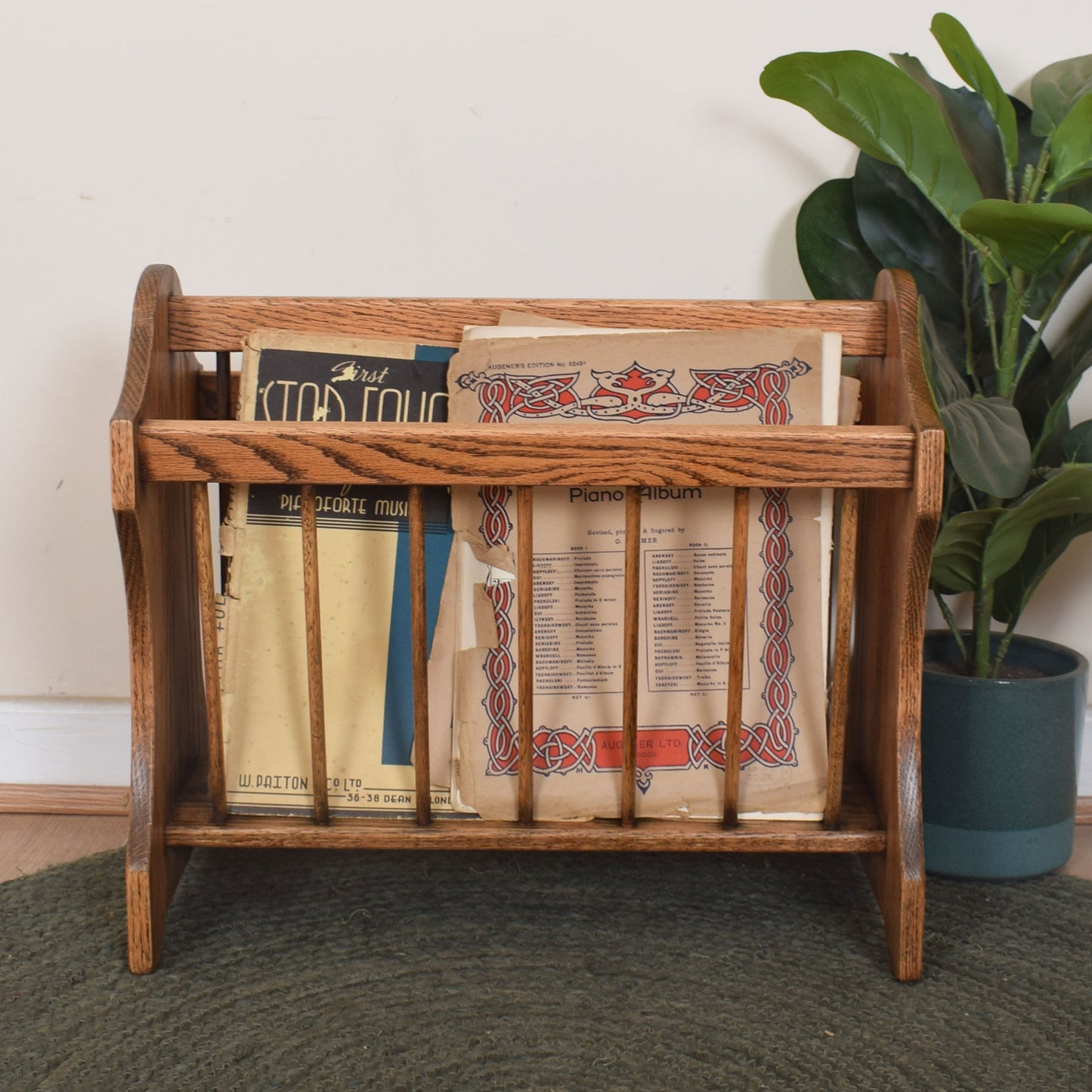 Jaycee Magazine Rack