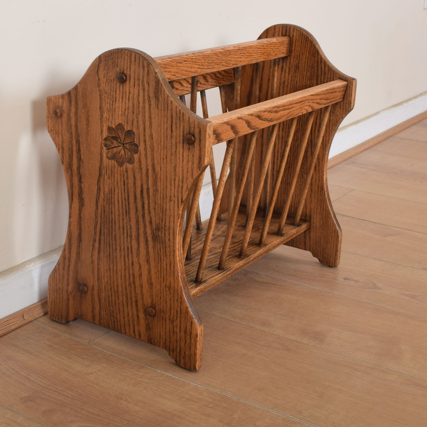 Jaycee Magazine Rack