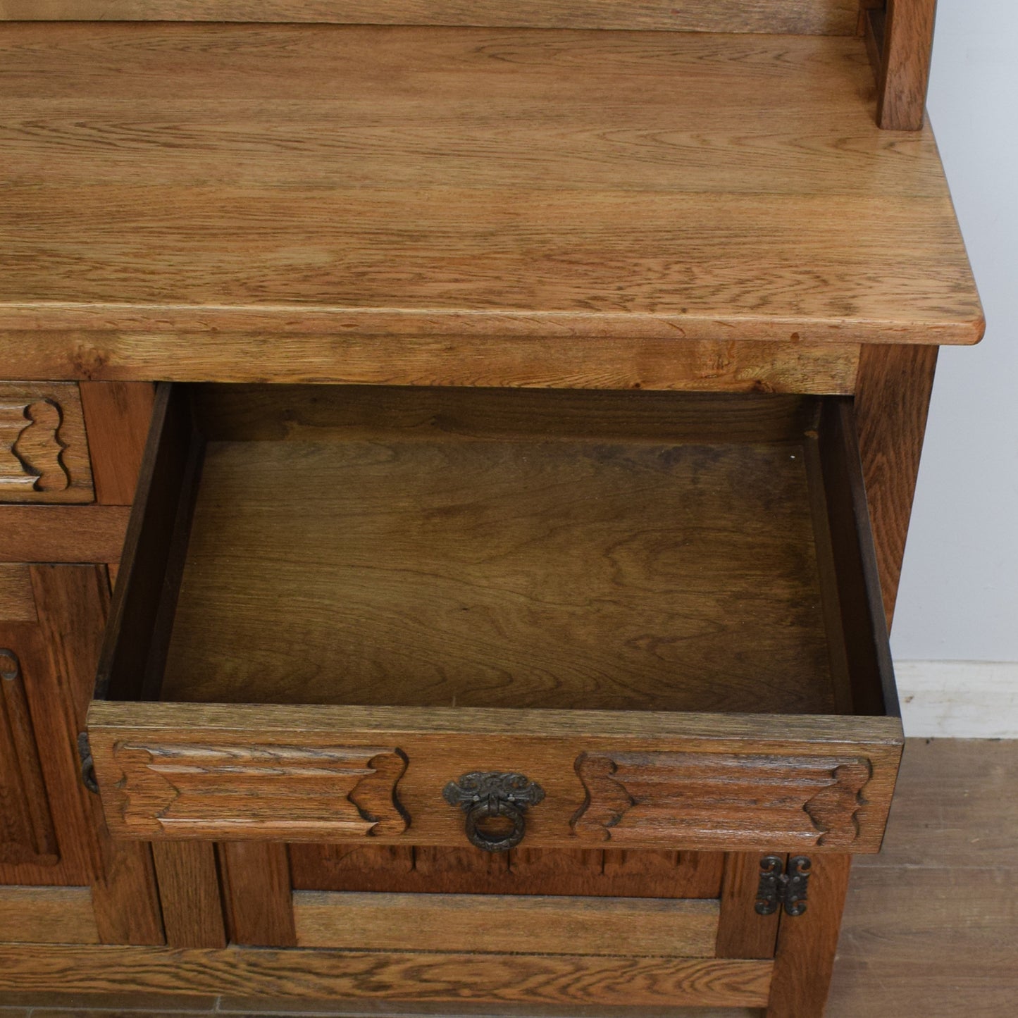 Old Charm Dresser