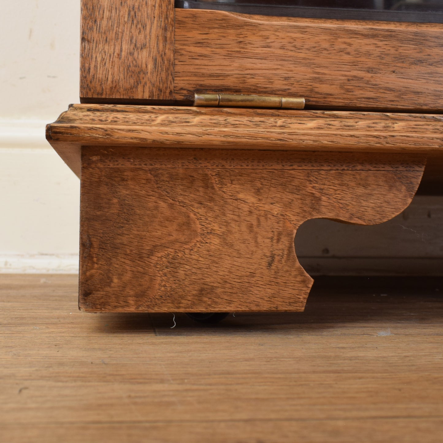 Oak TV Cabinet
