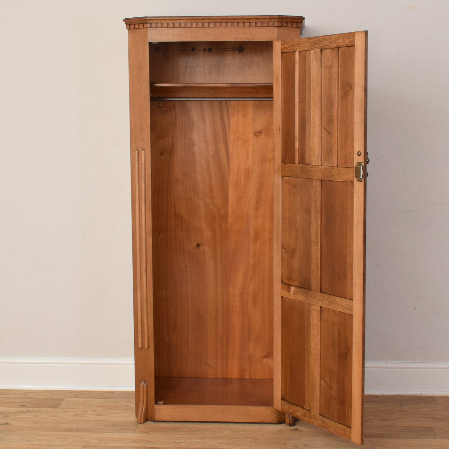 Oak Hallrobe