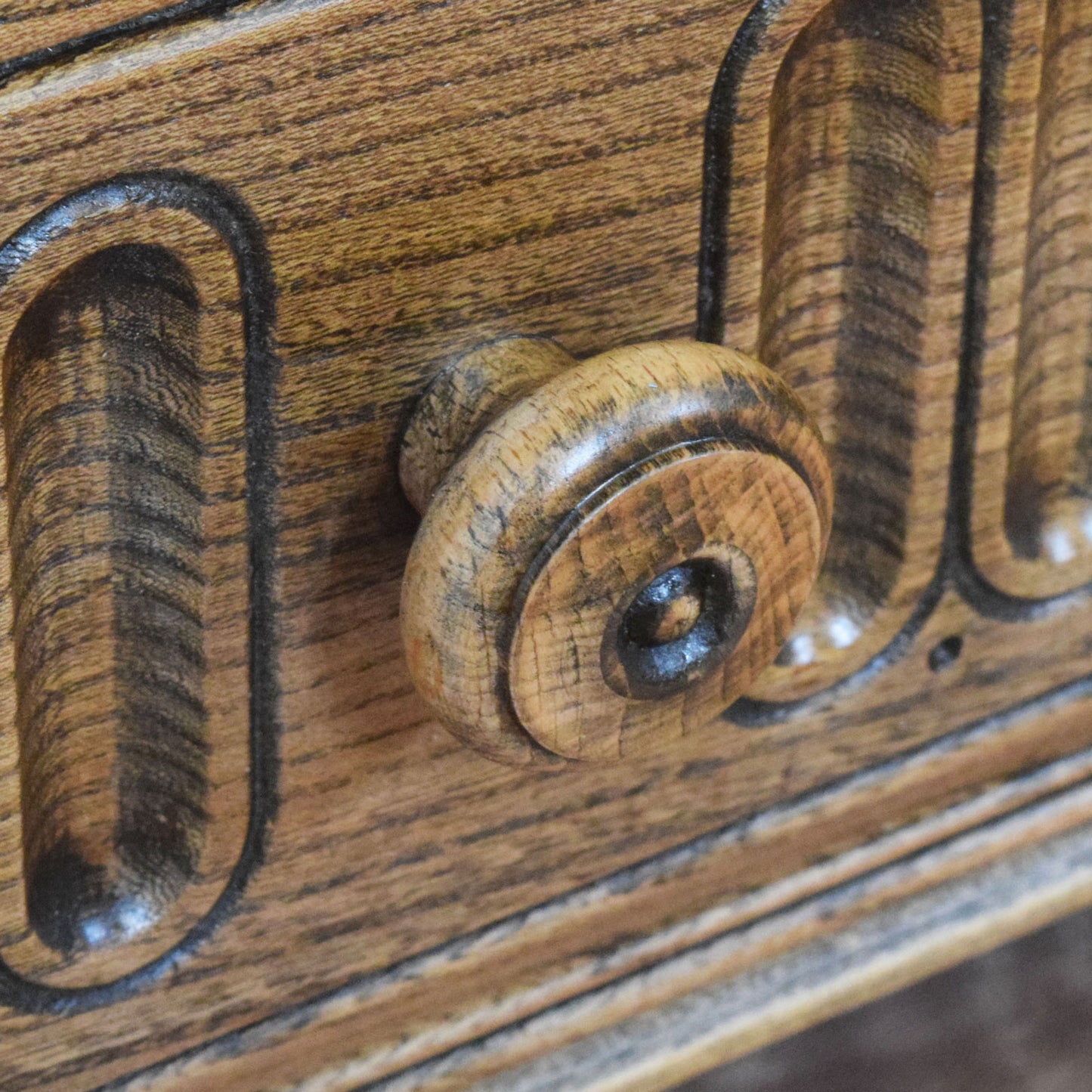 Ercol 'Warwick' TV Cabinet