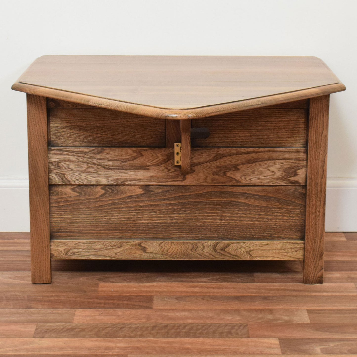 Ercol 'Warwick' TV Cabinet