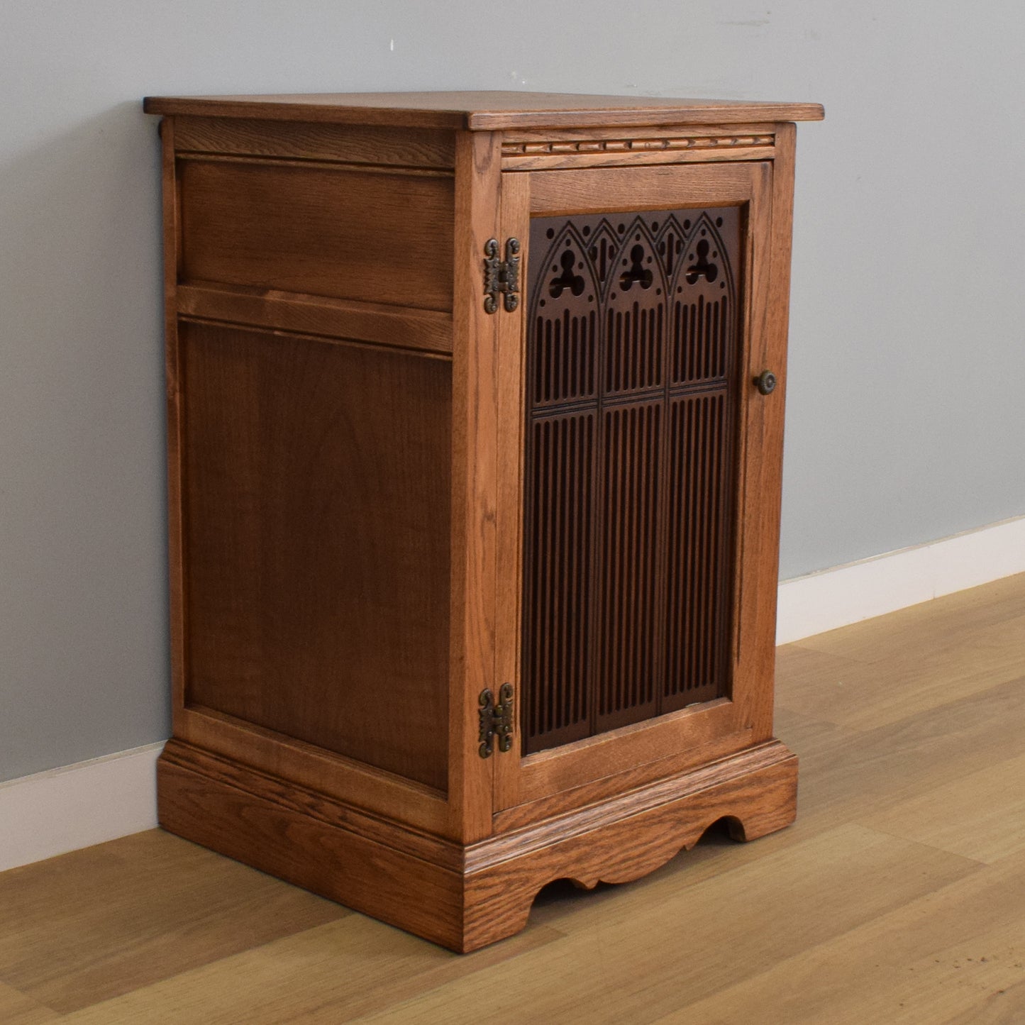 Old Charm Oak Cabinet