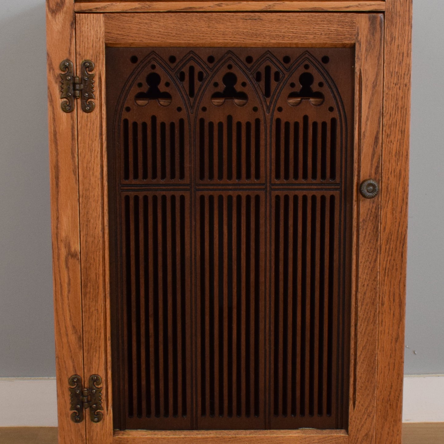 Old Charm Oak Cabinet