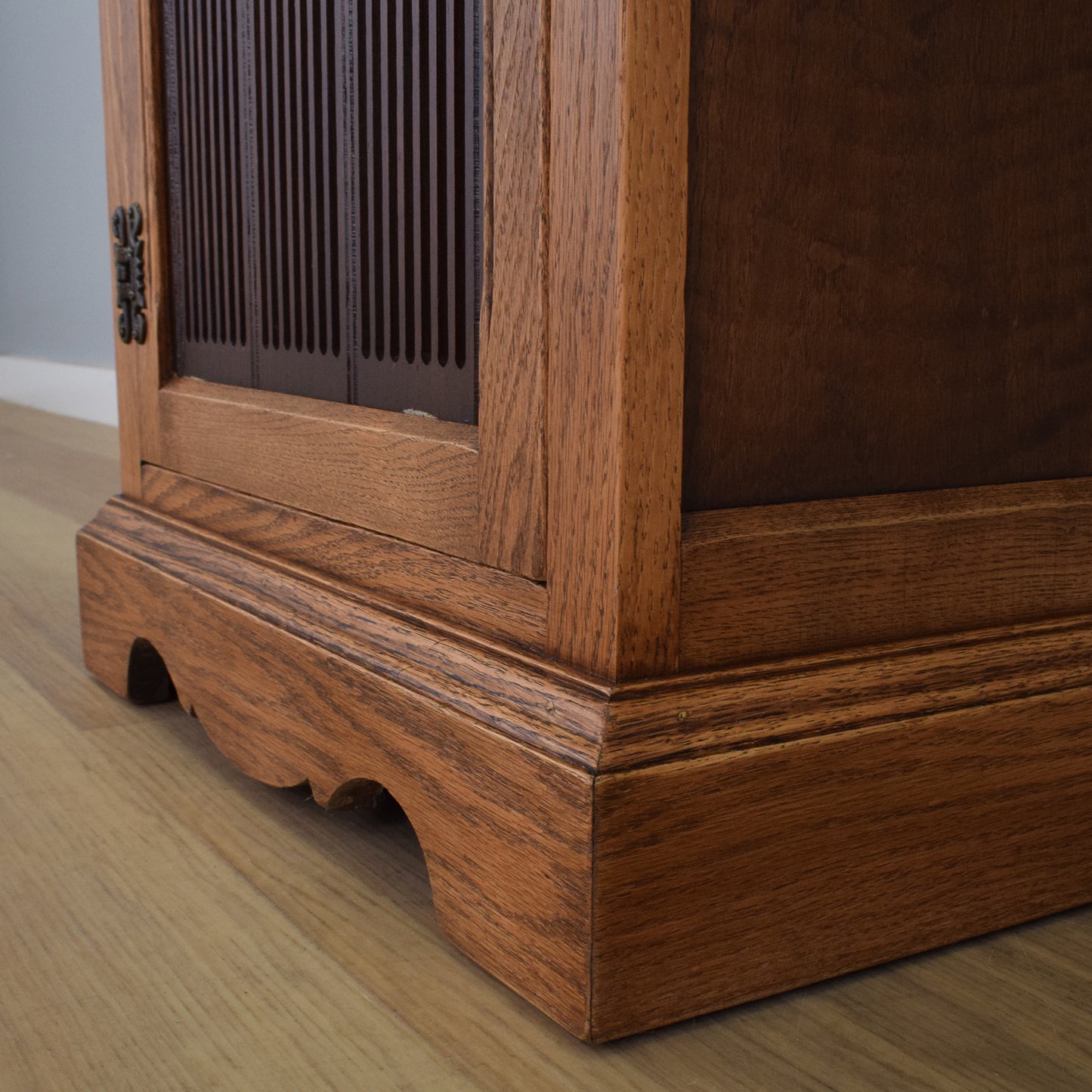 Old Charm Oak Cabinet