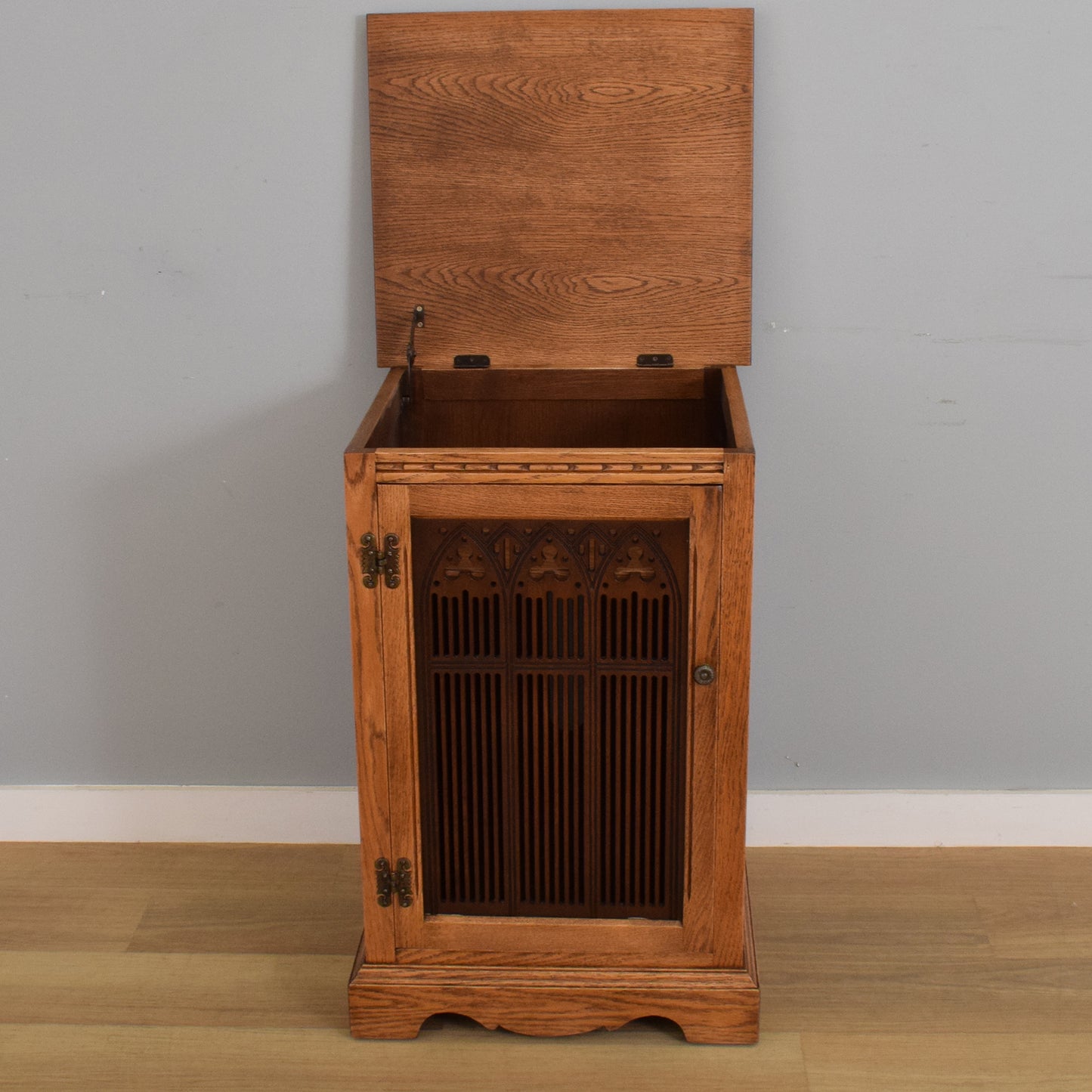 Old Charm Oak Cabinet