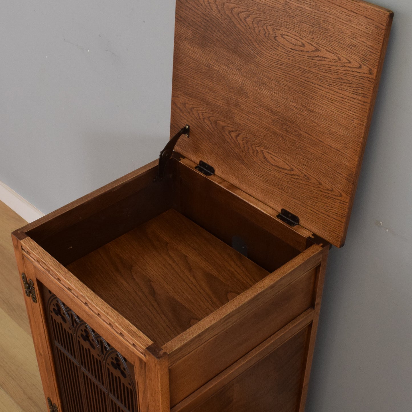 Old Charm Oak Cabinet