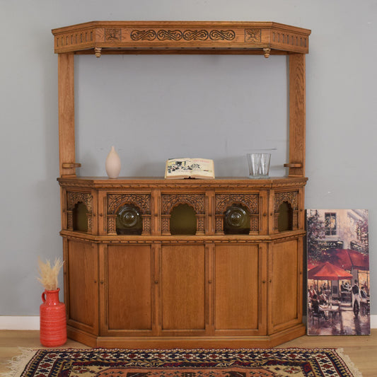 'Old Charm' Oak Bar