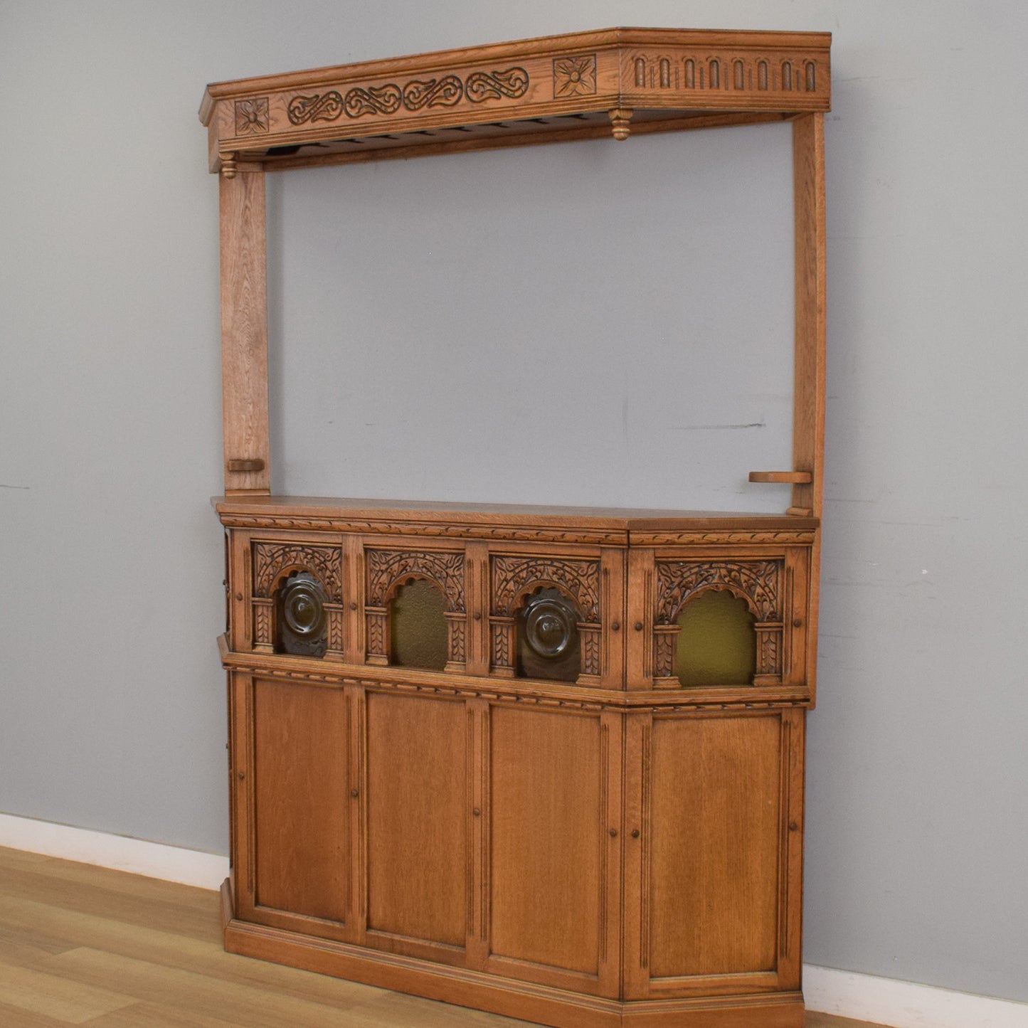 'Old Charm' Oak Bar