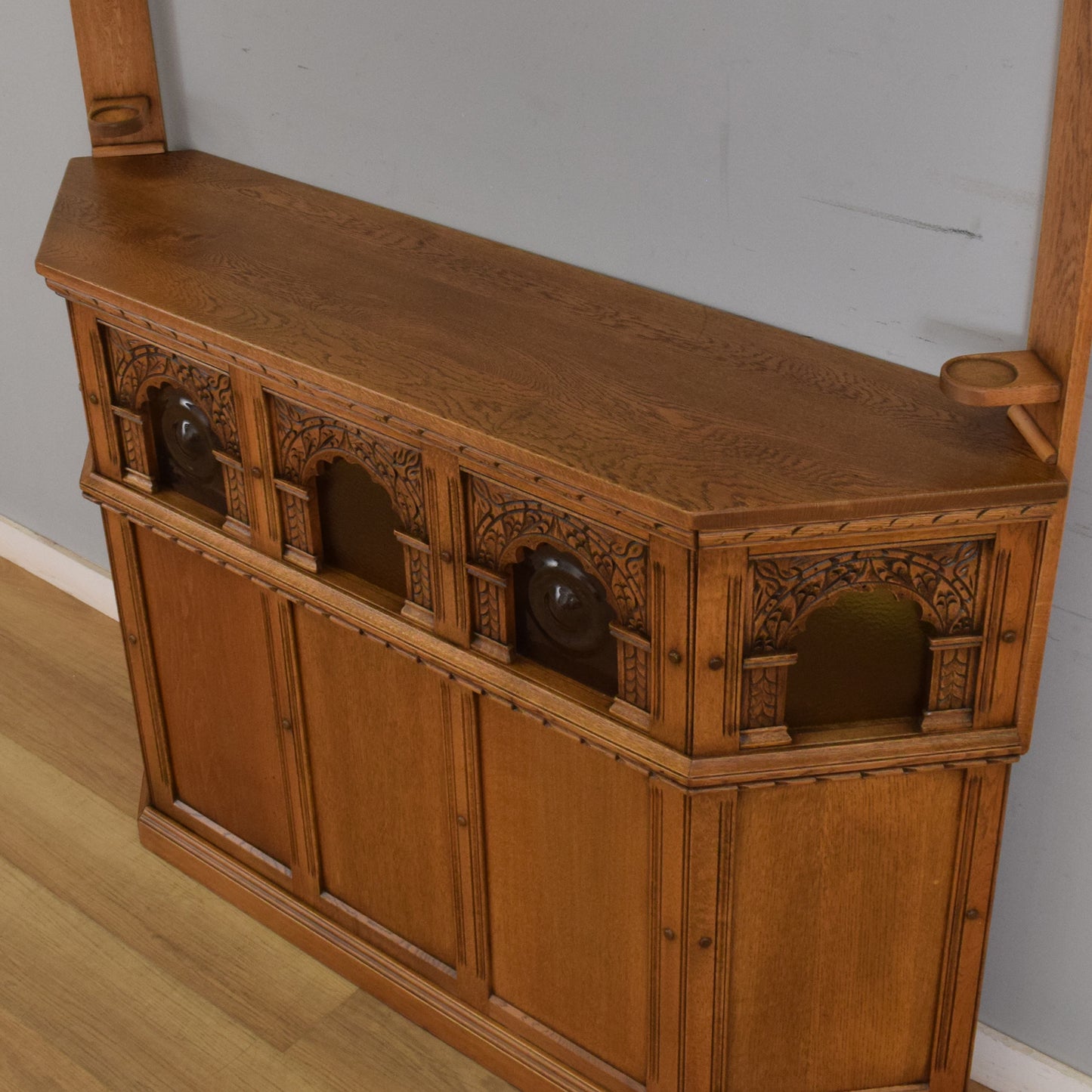'Old Charm' Oak Bar