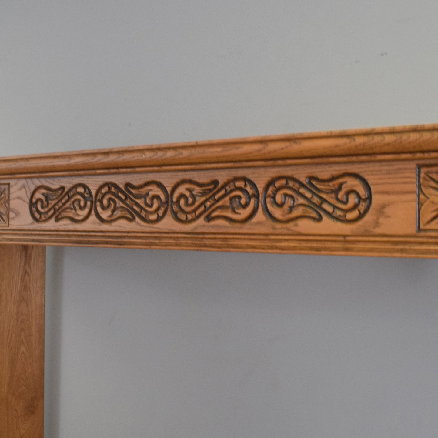 'Old Charm' Oak Bar