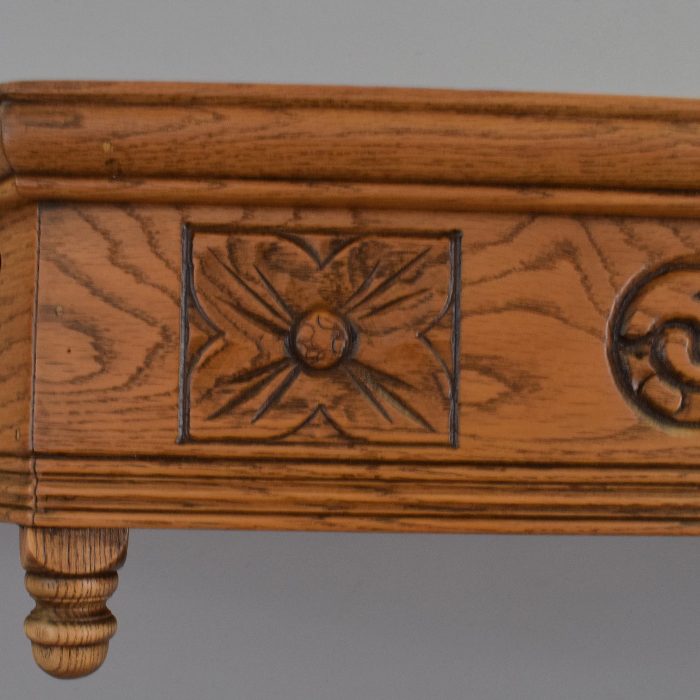 'Old Charm' Oak Bar