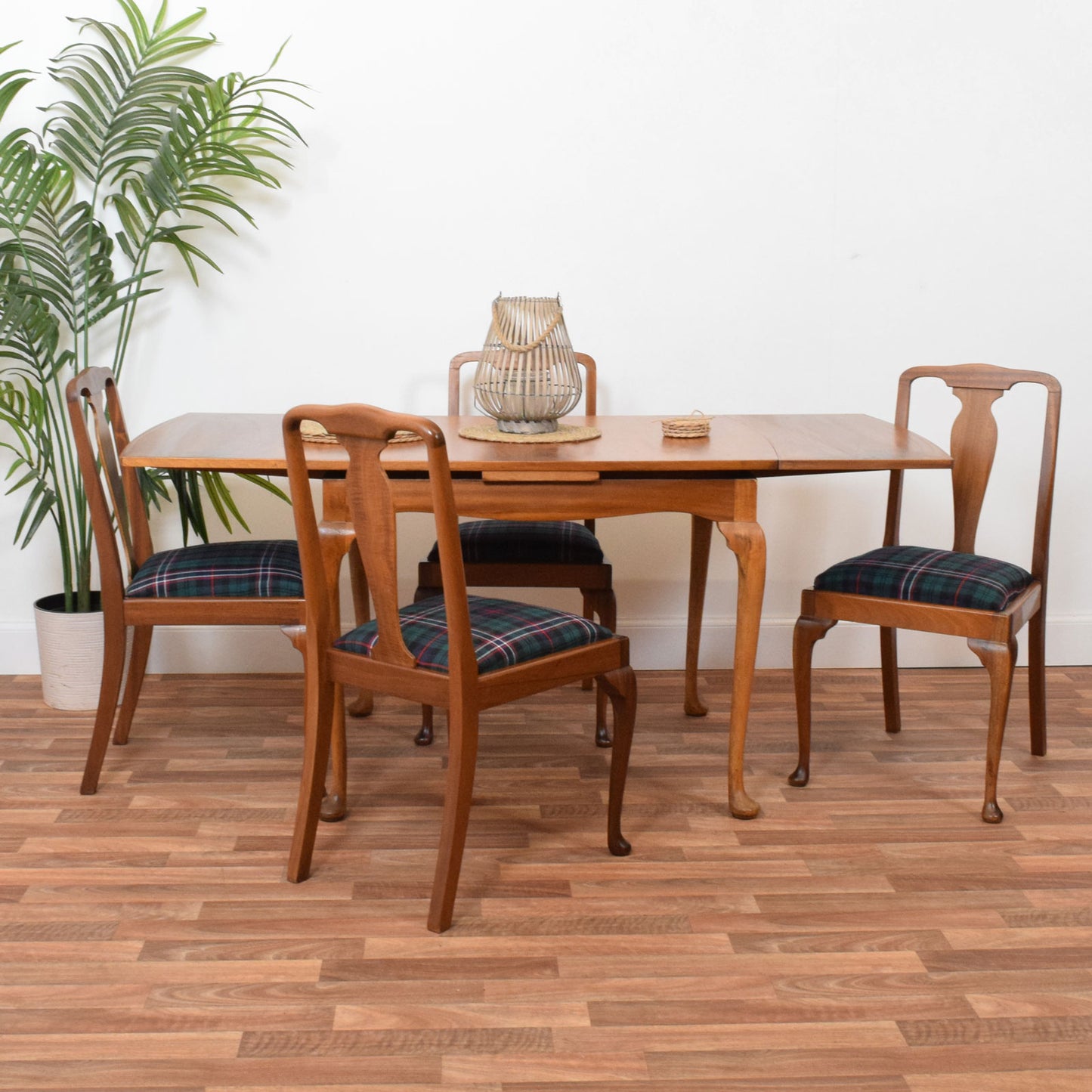 Queen Ann Draw-Leaf Table and Four Chairs