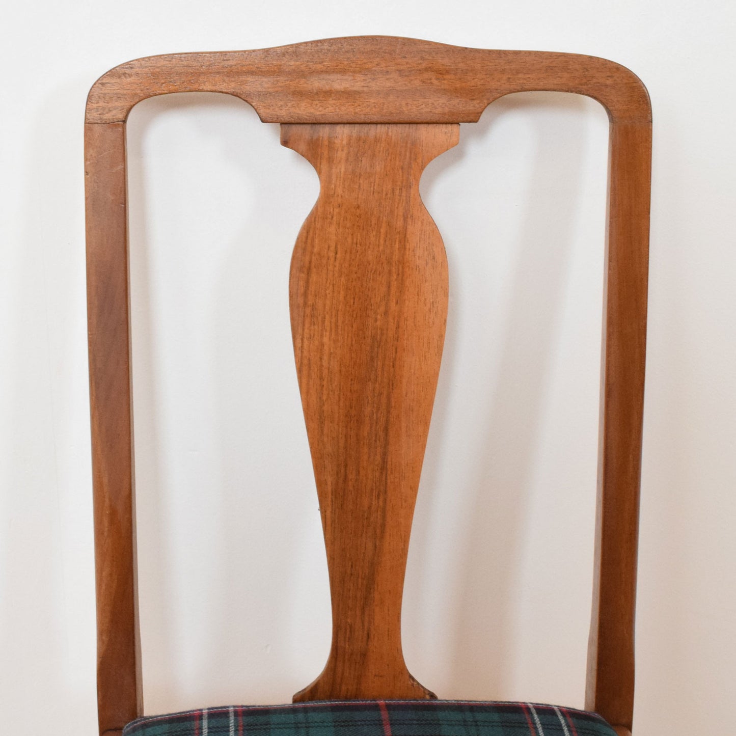 Queen Ann Draw-Leaf Table and Four Chairs