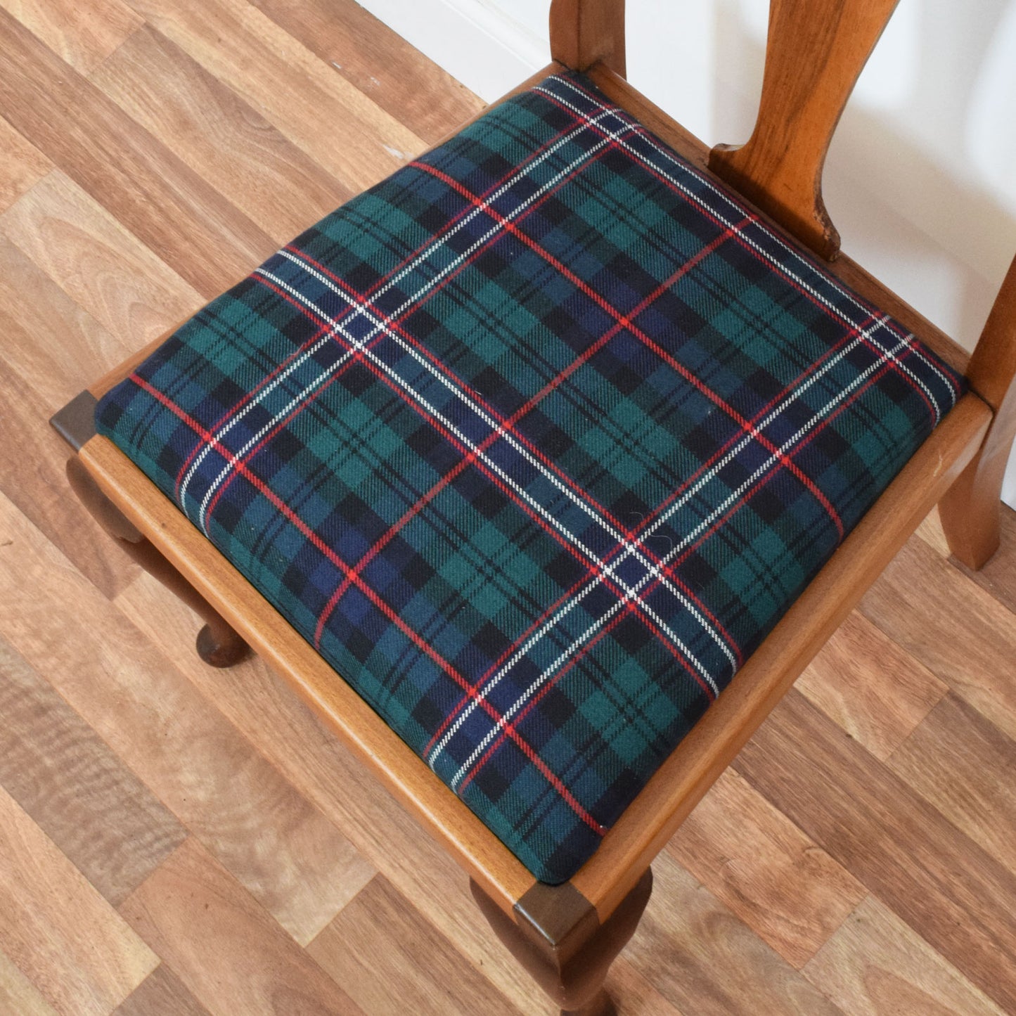 Queen Ann Draw-Leaf Table and Four Chairs