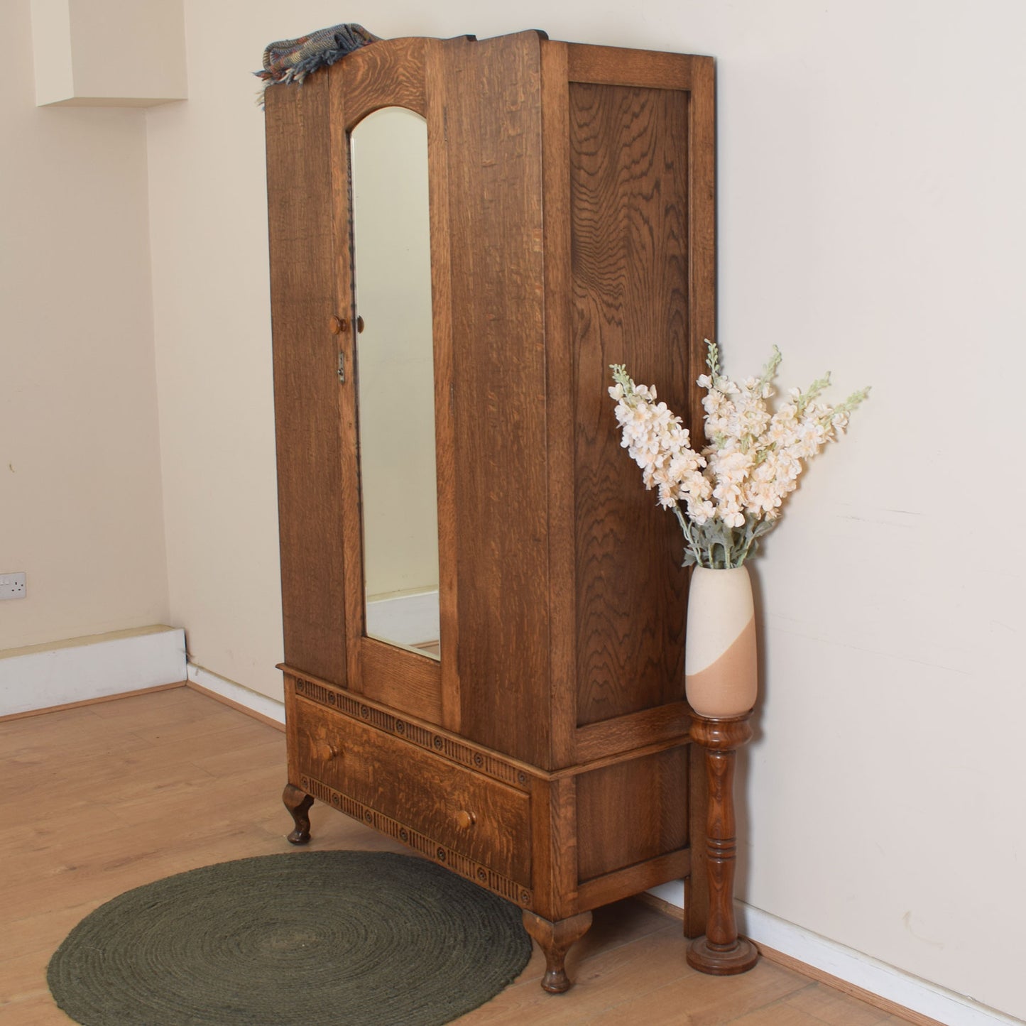 Oak Hallrobe