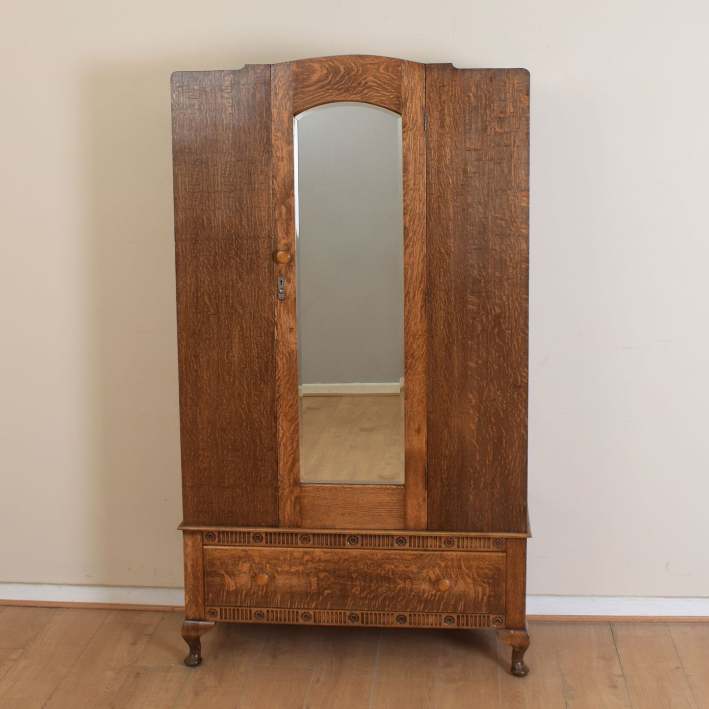 Oak Hallrobe